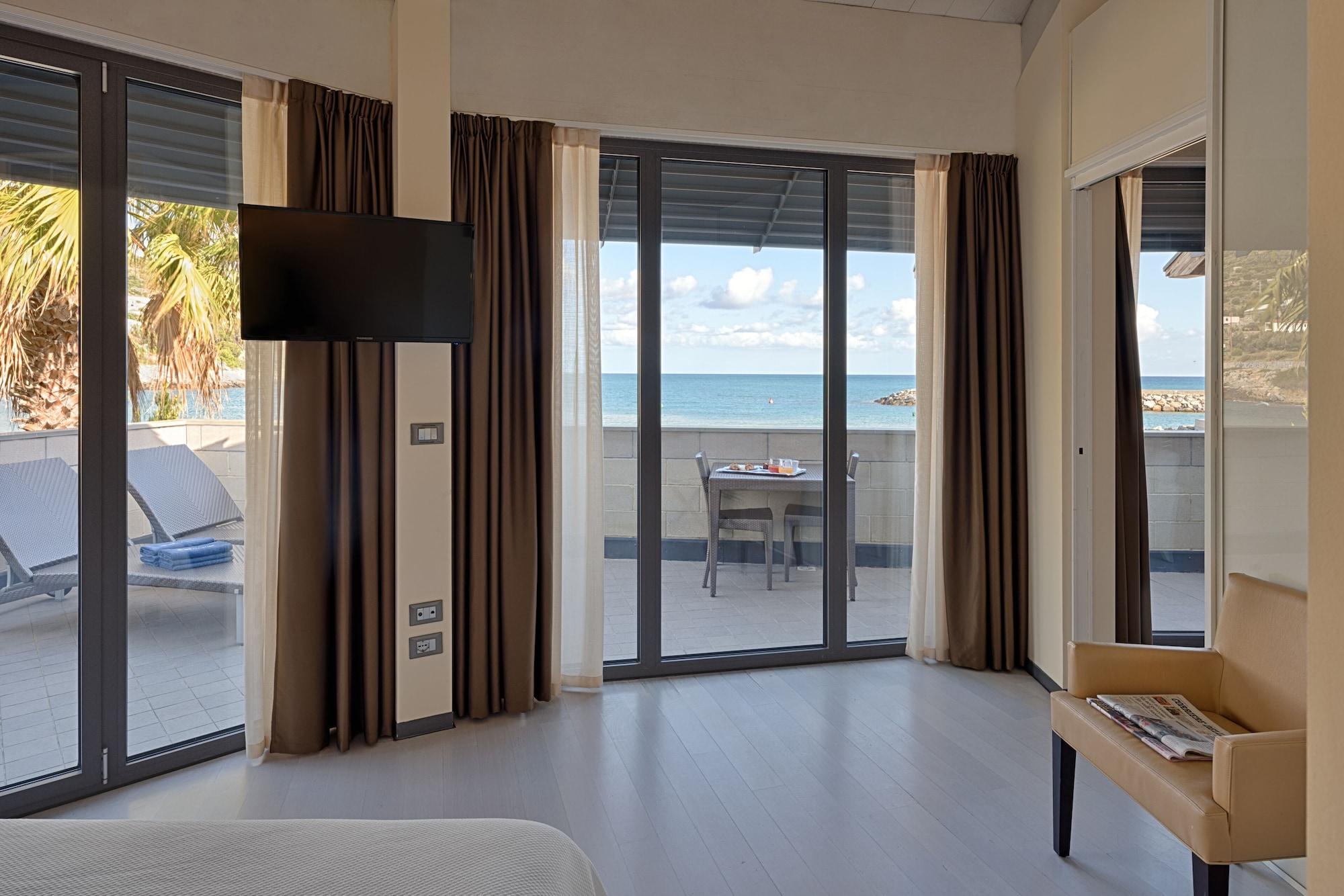 Hotel Riviera Dei Fiori San Lorenzo al Mare Eksteriør billede