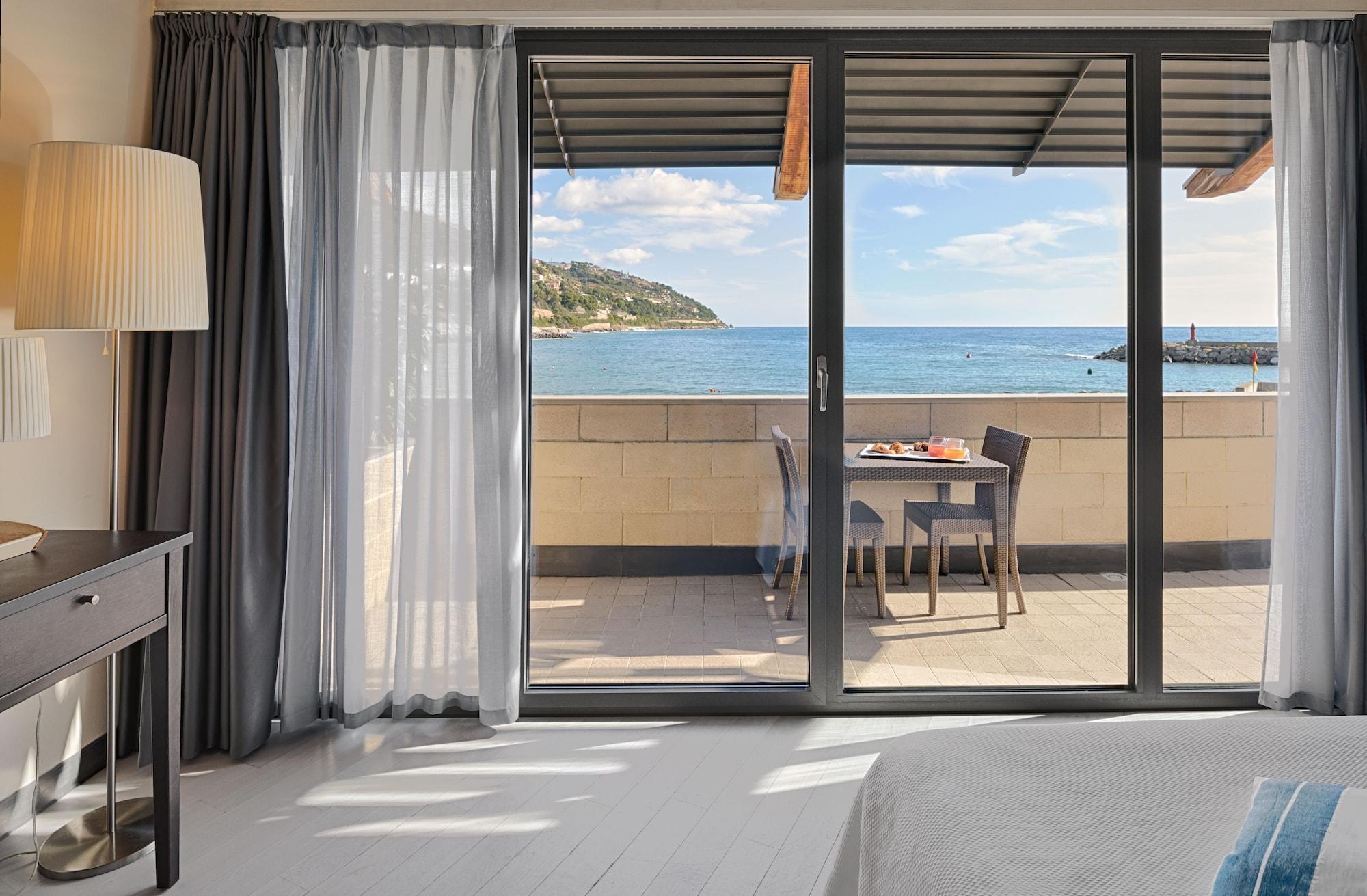 Hotel Riviera Dei Fiori San Lorenzo al Mare Eksteriør billede