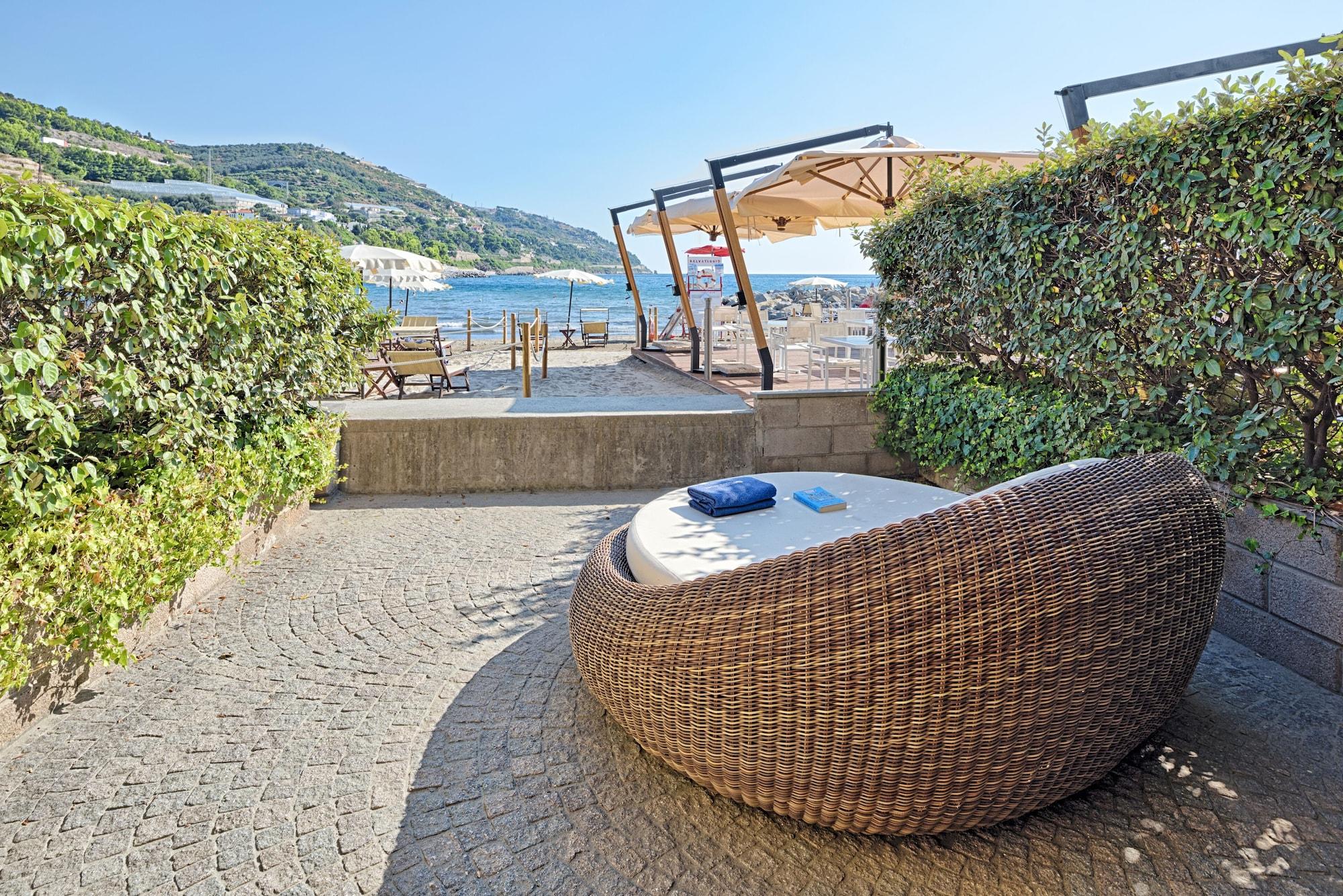 Hotel Riviera Dei Fiori San Lorenzo al Mare Eksteriør billede