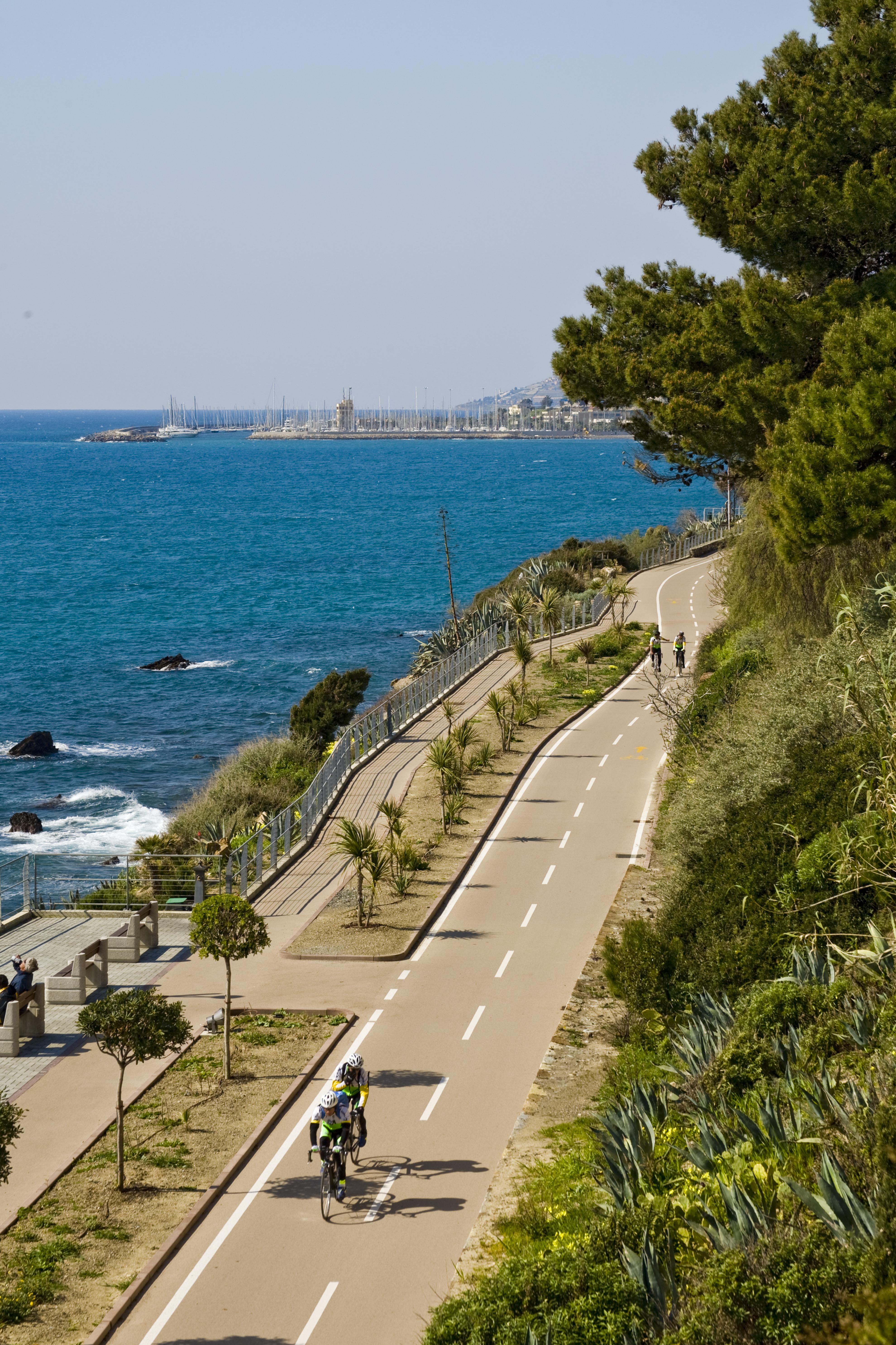 Hotel Riviera Dei Fiori San Lorenzo al Mare Eksteriør billede