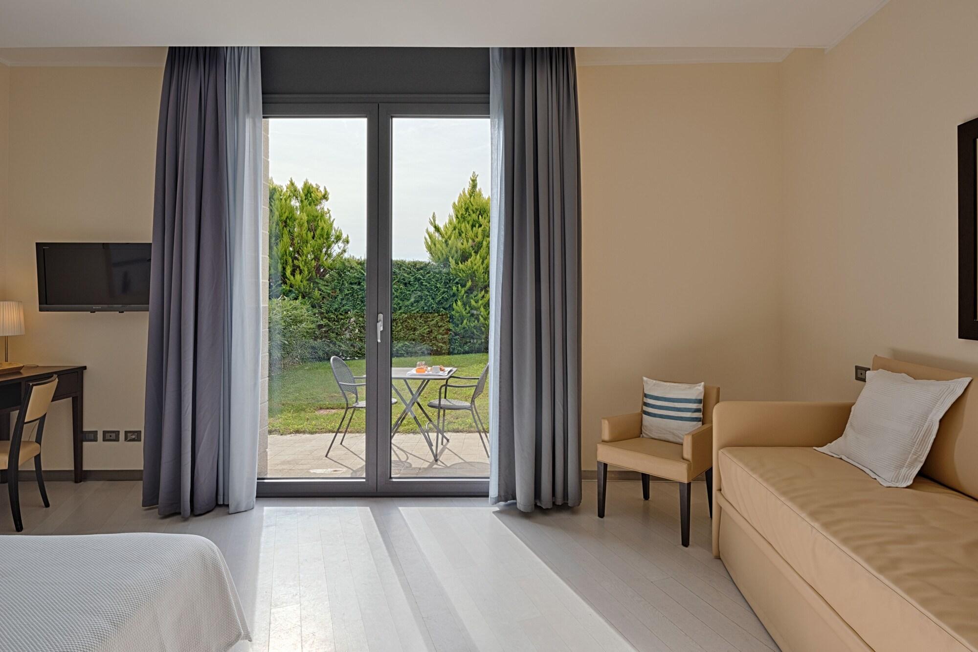 Hotel Riviera Dei Fiori San Lorenzo al Mare Eksteriør billede