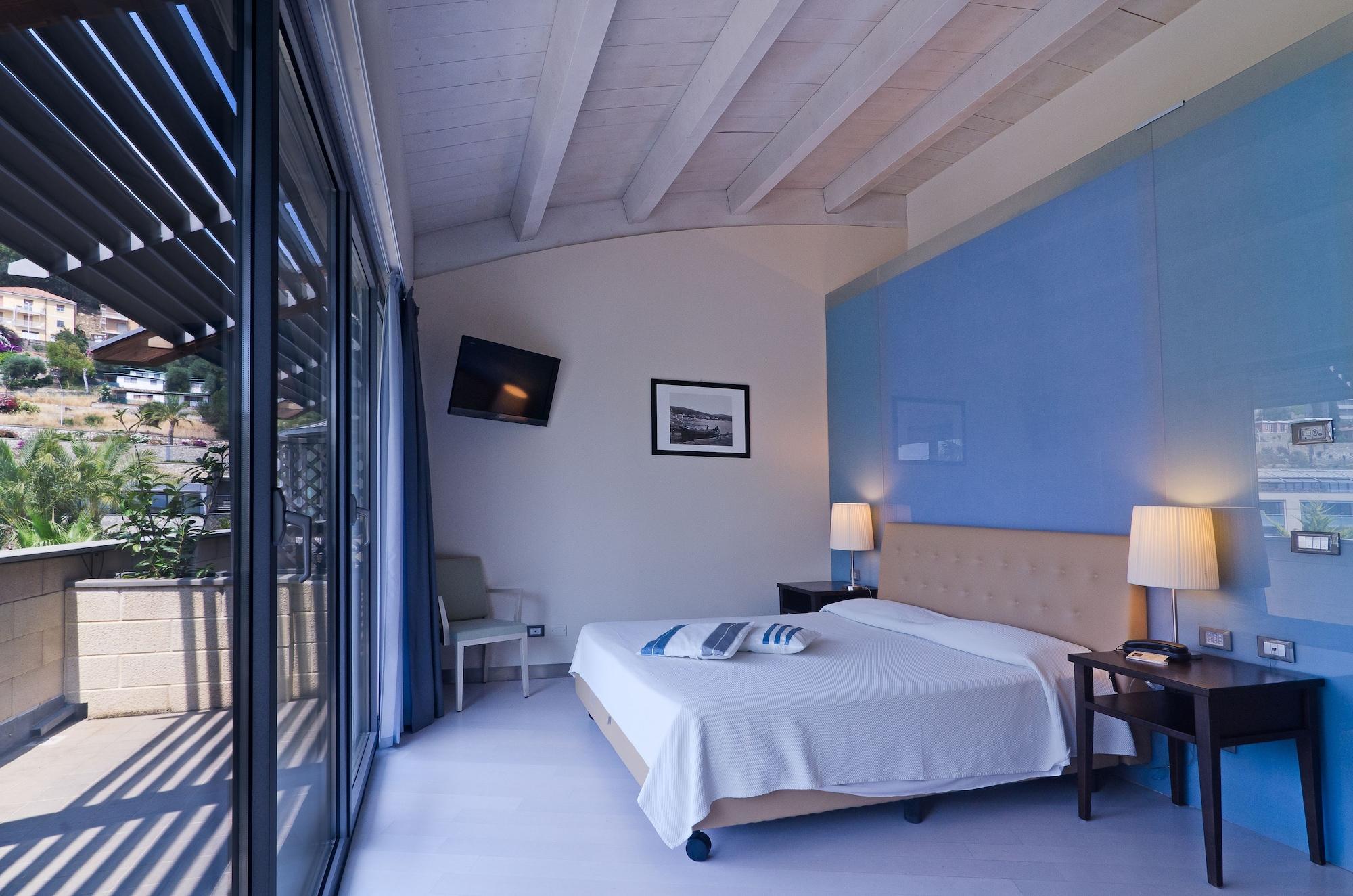 Hotel Riviera Dei Fiori San Lorenzo al Mare Eksteriør billede