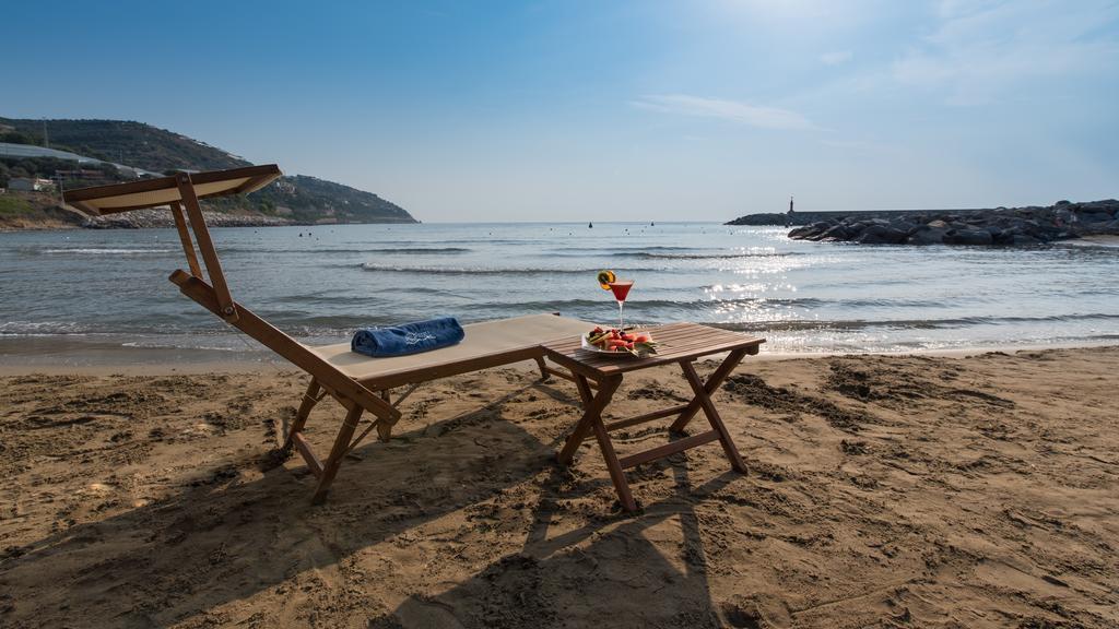 Hotel Riviera Dei Fiori San Lorenzo al Mare Eksteriør billede