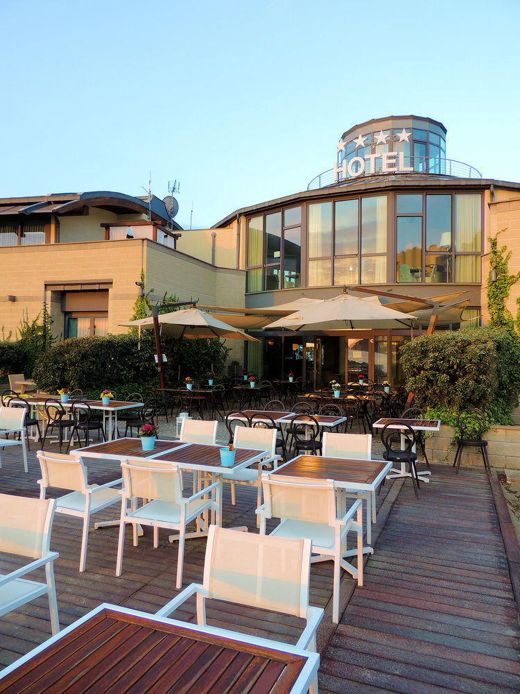 Hotel Riviera Dei Fiori San Lorenzo al Mare Eksteriør billede