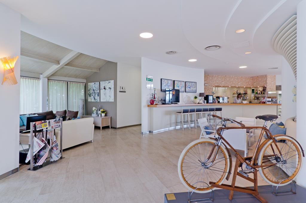 Hotel Riviera Dei Fiori San Lorenzo al Mare Eksteriør billede