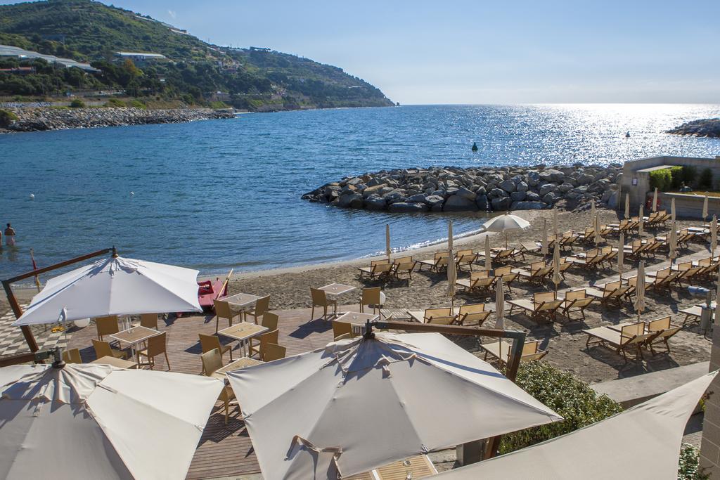 Hotel Riviera Dei Fiori San Lorenzo al Mare Eksteriør billede